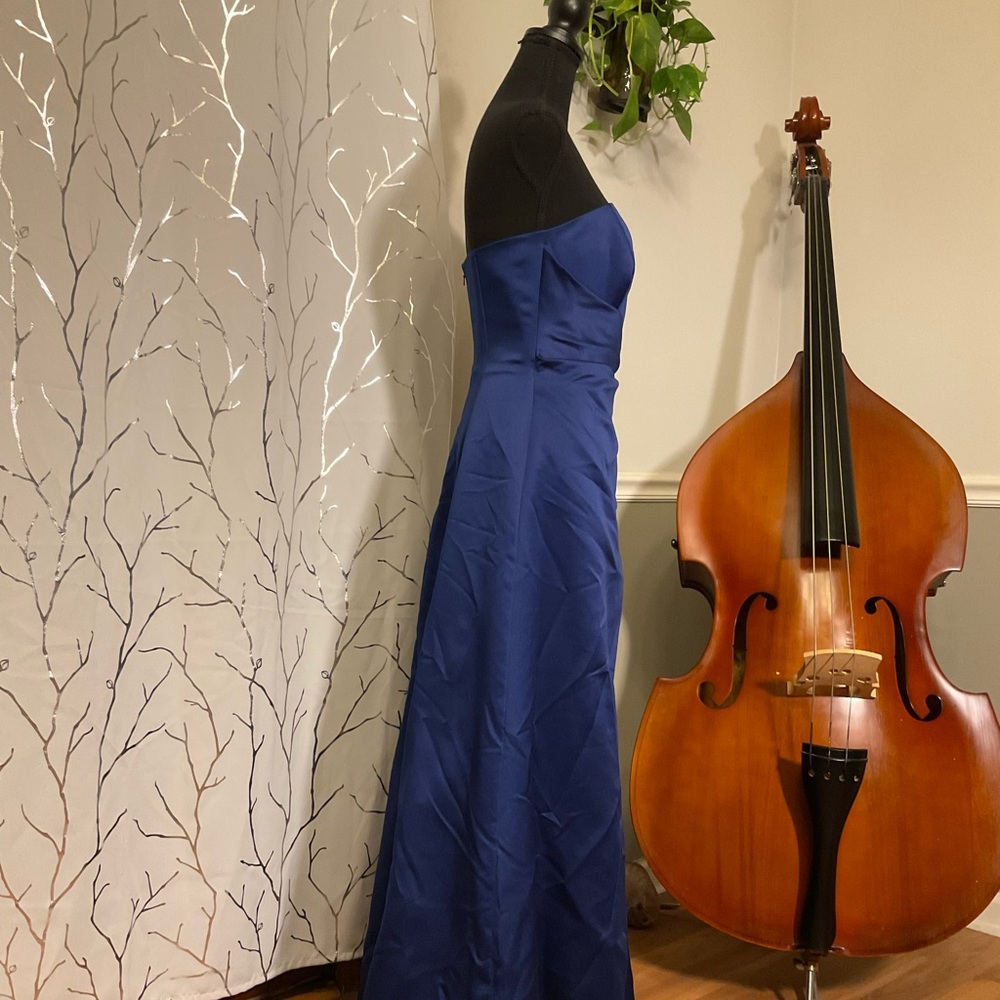 Colbalt Blue ball gown, David’s Bridal, size 6 - Picture 3 of 11